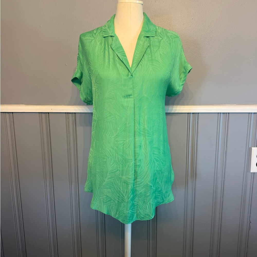 Rachel Green Buttoned Relaxed Blouse with Notched Collar